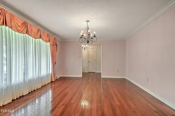 $519,900 | 2704 Suffolk Street, Kingsport, TN 37660