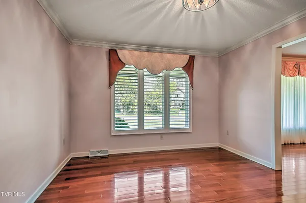 $519,900 | 2704 Suffolk Street, Kingsport, TN 37660