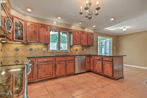 $519,900 | 2704 Suffolk Street, Kingsport, TN 37660