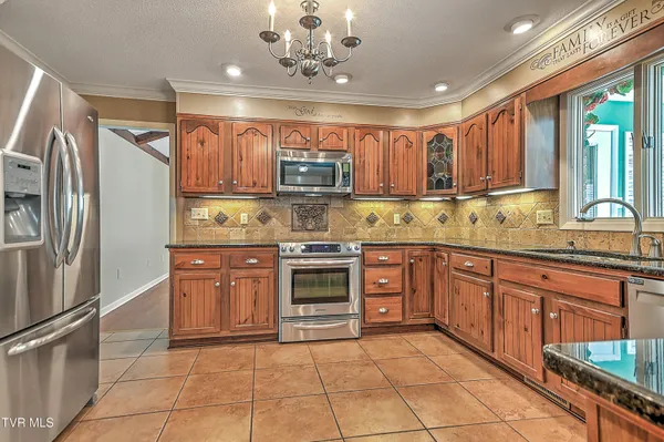 $519,900 | 2704 Suffolk Street, Kingsport, TN 37660