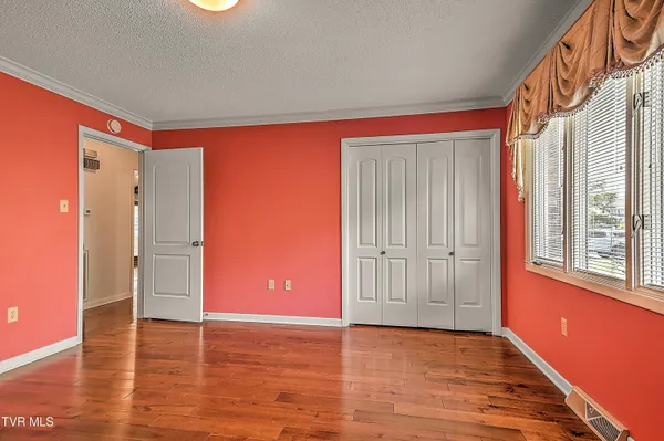 $519,900 | 2704 Suffolk Street, Kingsport, TN 37660