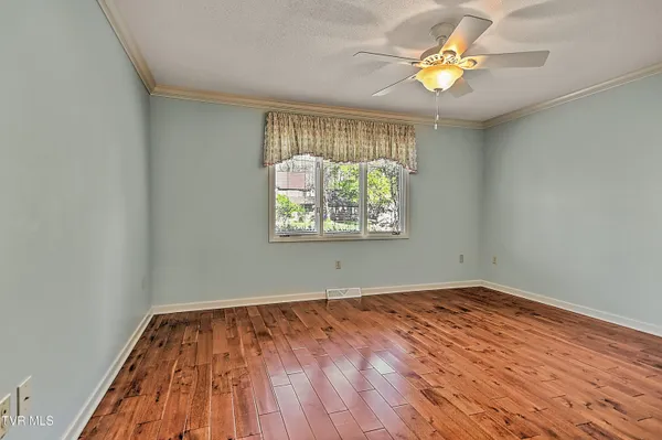 $519,900 | 2704 Suffolk Street, Kingsport, TN 37660