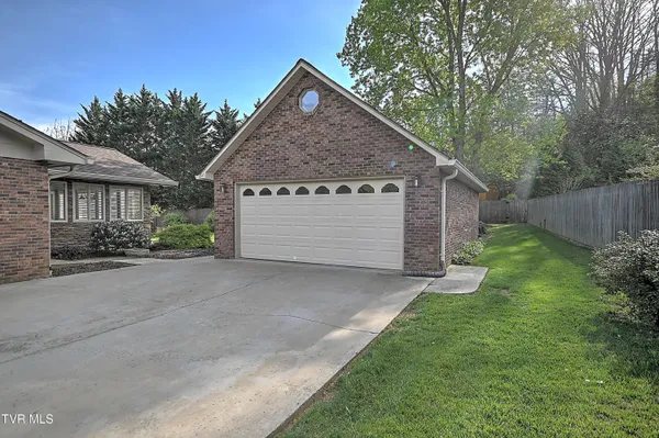 $519,900 | 2704 Suffolk Street, Kingsport, TN 37660