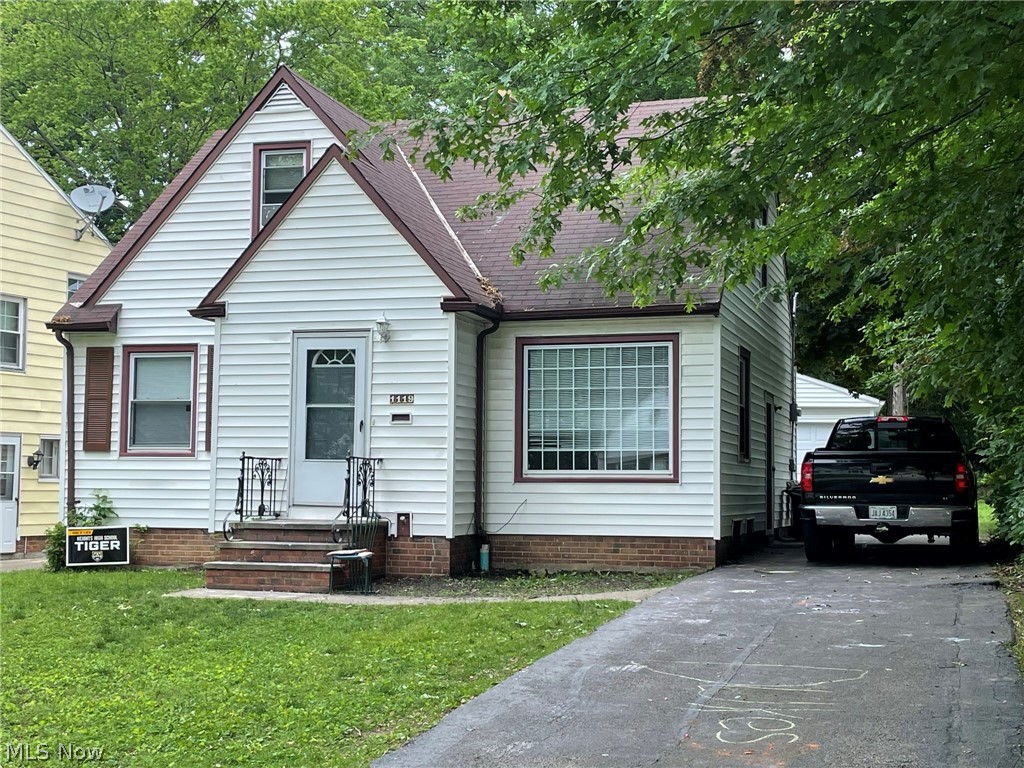 1119 Woodview Road Cleveland, OH 44121 - Photo 1 of 2