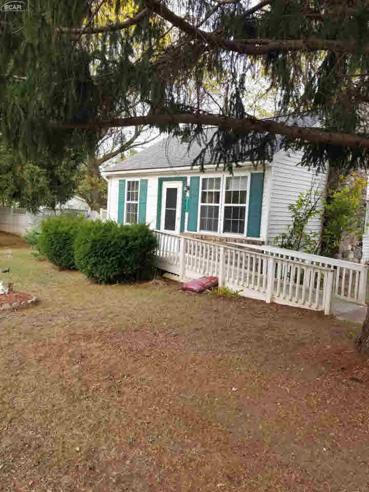 8452 North Clio Road Mount Morris, MI 48458 - Photo 1 of 23 21380103.JPG