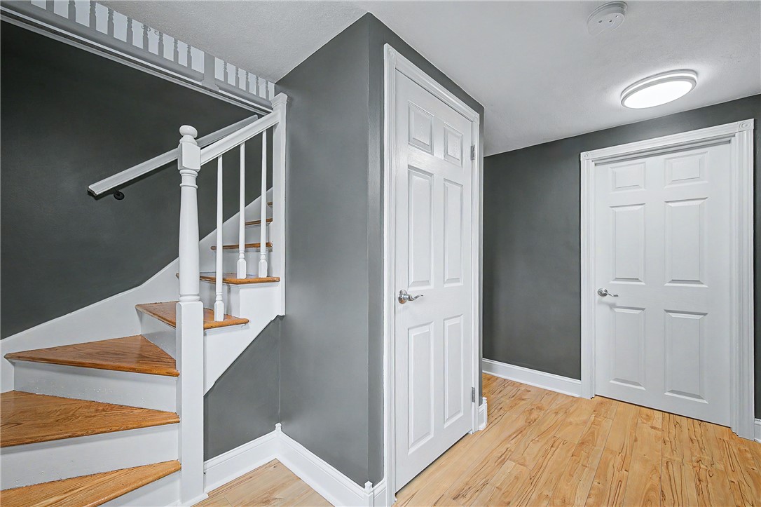 117 Larchmont Road Warwick, RI 02886 - Photo 13 of 44