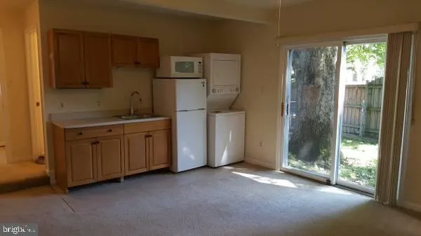 $1,300 | 7715-studio 7715-studio 7715-studio Idylwood Rd Falls, Unit STUDIO, Falls Church, VA 22043