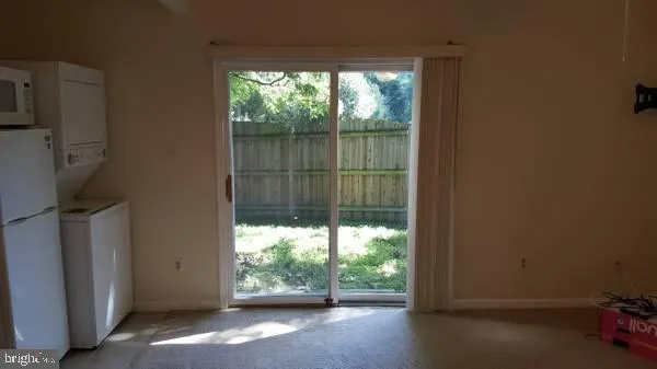 $1,300 | 7715-studio 7715-studio 7715-studio Idylwood Rd Falls, Unit STUDIO, Falls Church, VA 22043