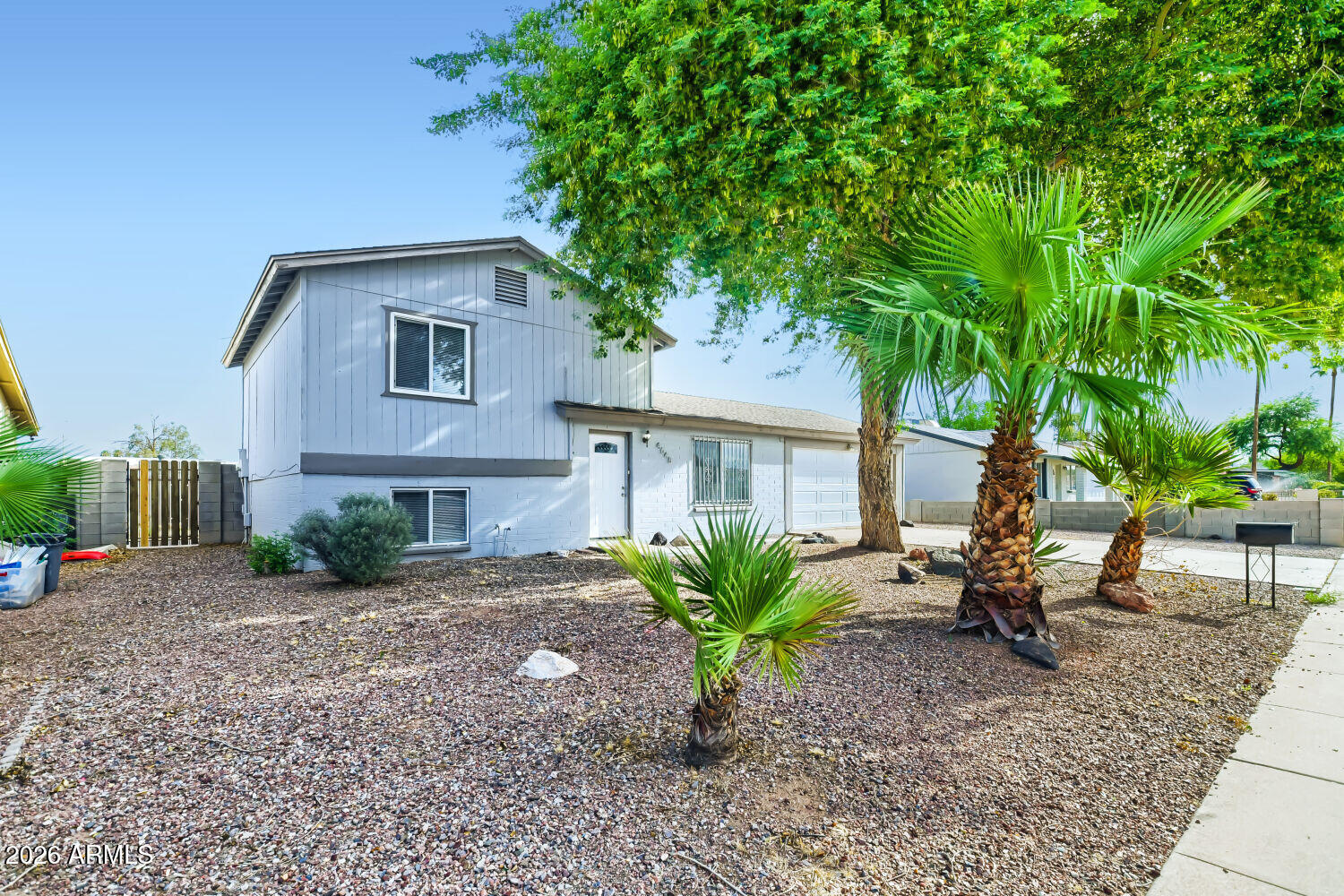 4648 East Alta Vista Road Phoenix, AZ 85042 - Photo 3 of 29 4648 E Alta Vista Rd - Web Quality - 002