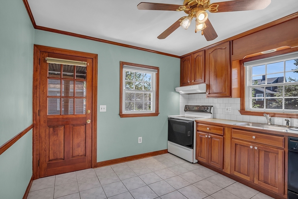 28 Monroe Road Salem, MA 01970 - Photo 11 of 31 Gallery Image 11