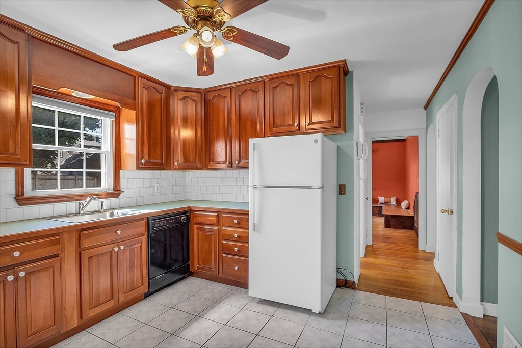 28 Monroe Road Salem, MA 01970 - Photo 13 of 31 Gallery Image 13