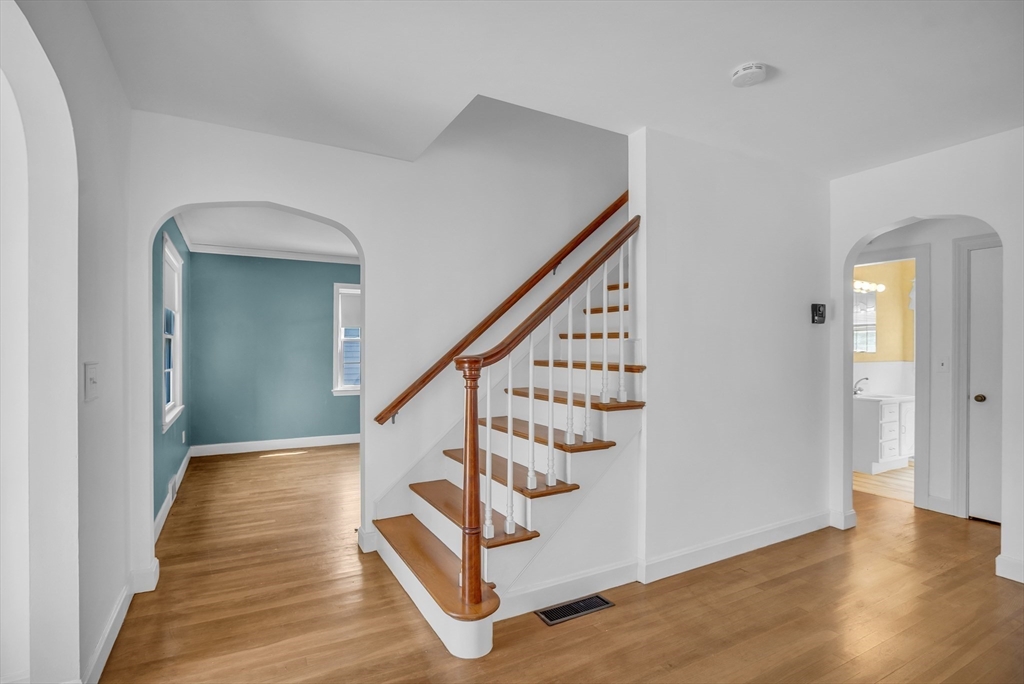 28 Monroe Road Salem, MA 01970 - Photo 7 of 31 Gallery Image 7