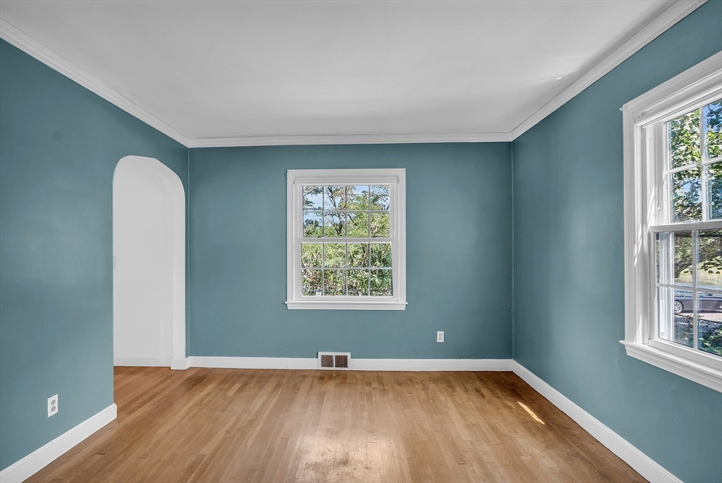 28 Monroe Road Salem, MA 01970 - Photo 8 of 31 Gallery Image 8