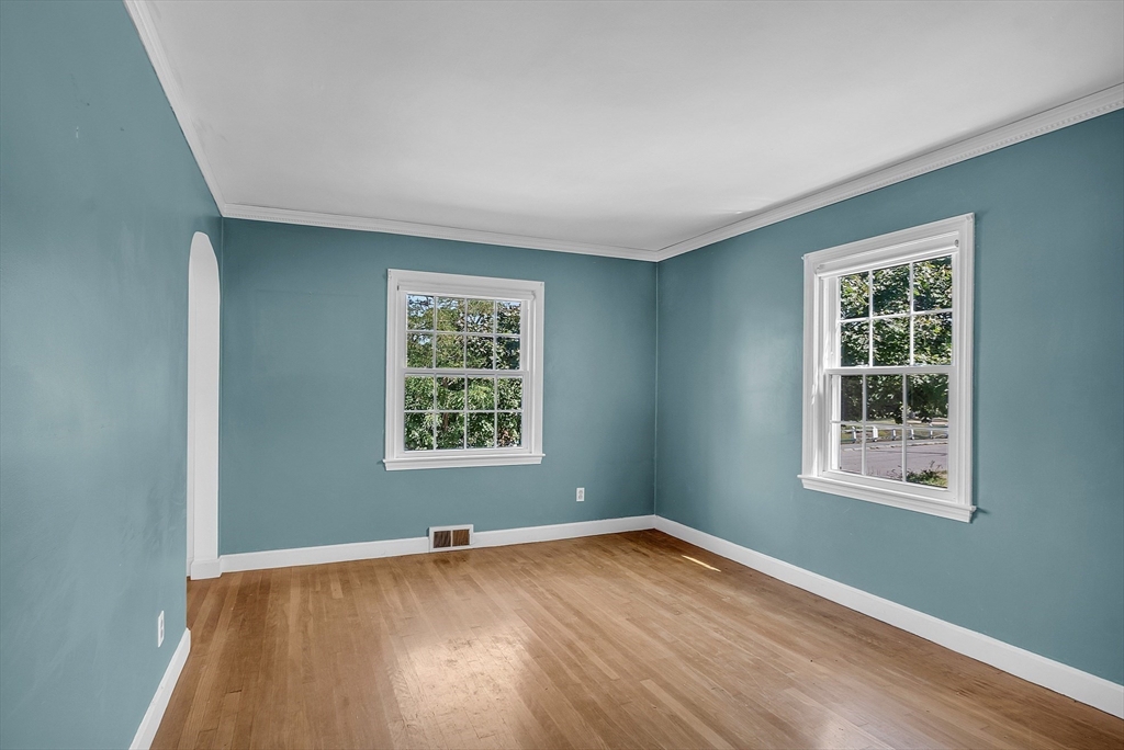 28 Monroe Road Salem, MA 01970 - Photo 9 of 31 Gallery Image 9