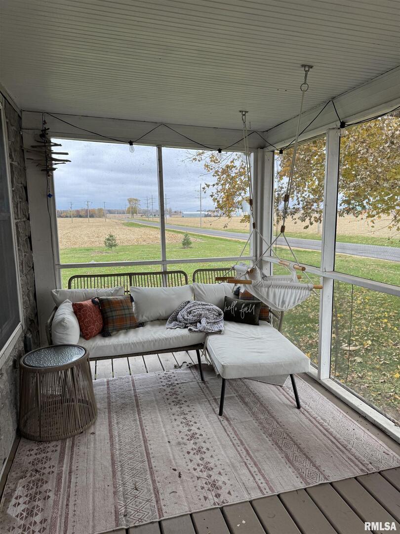 16379 Sand Road Fulton, IL 61252 - Photo 18 of 27 a building outdoor space with seating space