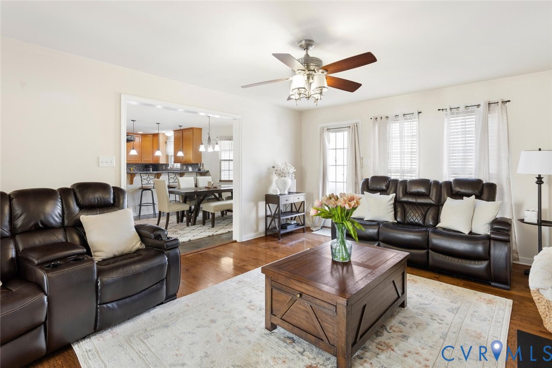 15650 River Road Chesterfield, VA 23838 - Photo 17 of 50 a living room with furniture
