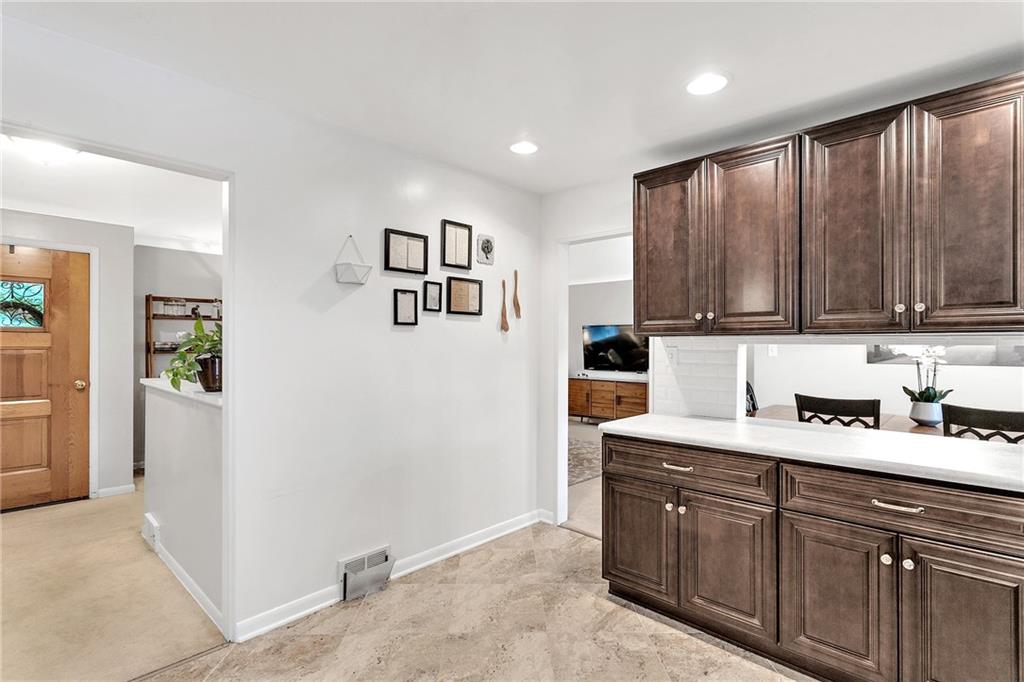 1040 Hulton Road Verona, PA 15147 - Photo 12 of 25 Gallery Image 12