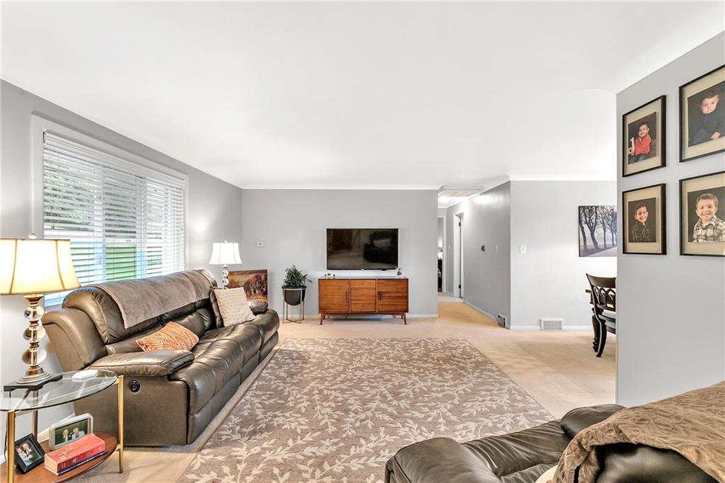 1040 Hulton Road Verona, PA 15147 - Photo 15 of 25 Gallery Image 15