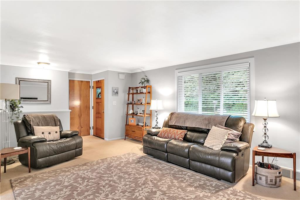 1040 Hulton Road Verona, PA 15147 - Photo 17 of 25 Gallery Image 17
