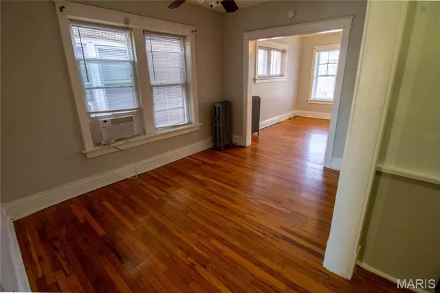 $850 | 2852 Shenandoah Avenue, Unit 2W, St. Louis, MO 63104