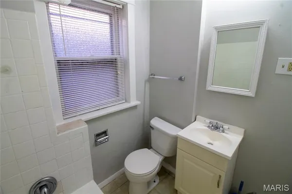 $795 | 2852 Shenandoah Avenue, Unit 2W, St. Louis, MO 63104