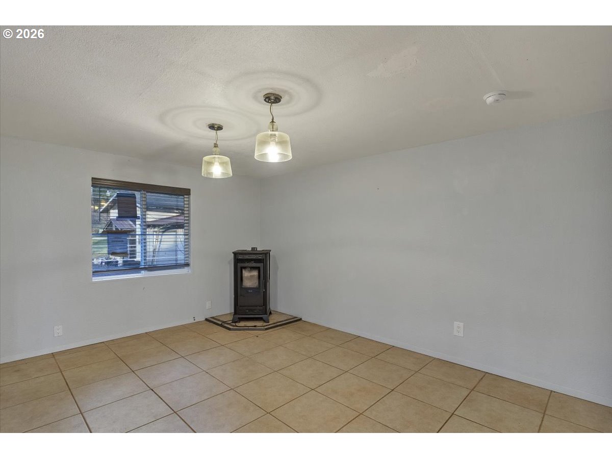 376 Olalla Road Toledo, OR 97391 - Photo 12 of 46