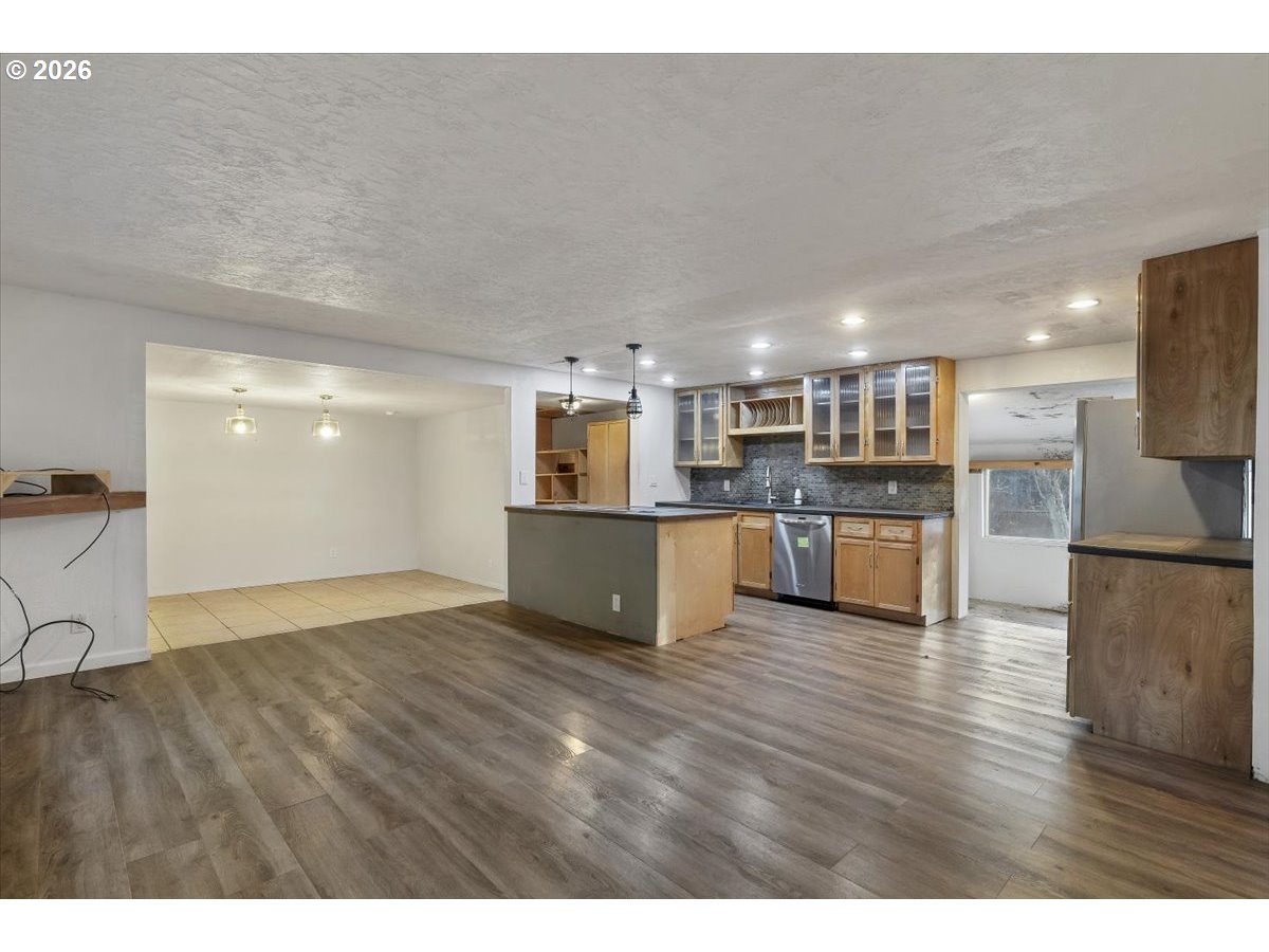 376 Olalla Road Toledo, OR 97391 - Photo 4 of 46