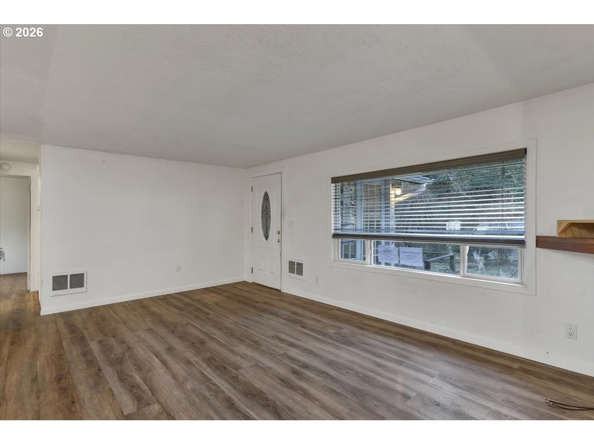 376 Olalla Road Toledo, OR 97391 - Photo 6 of 46