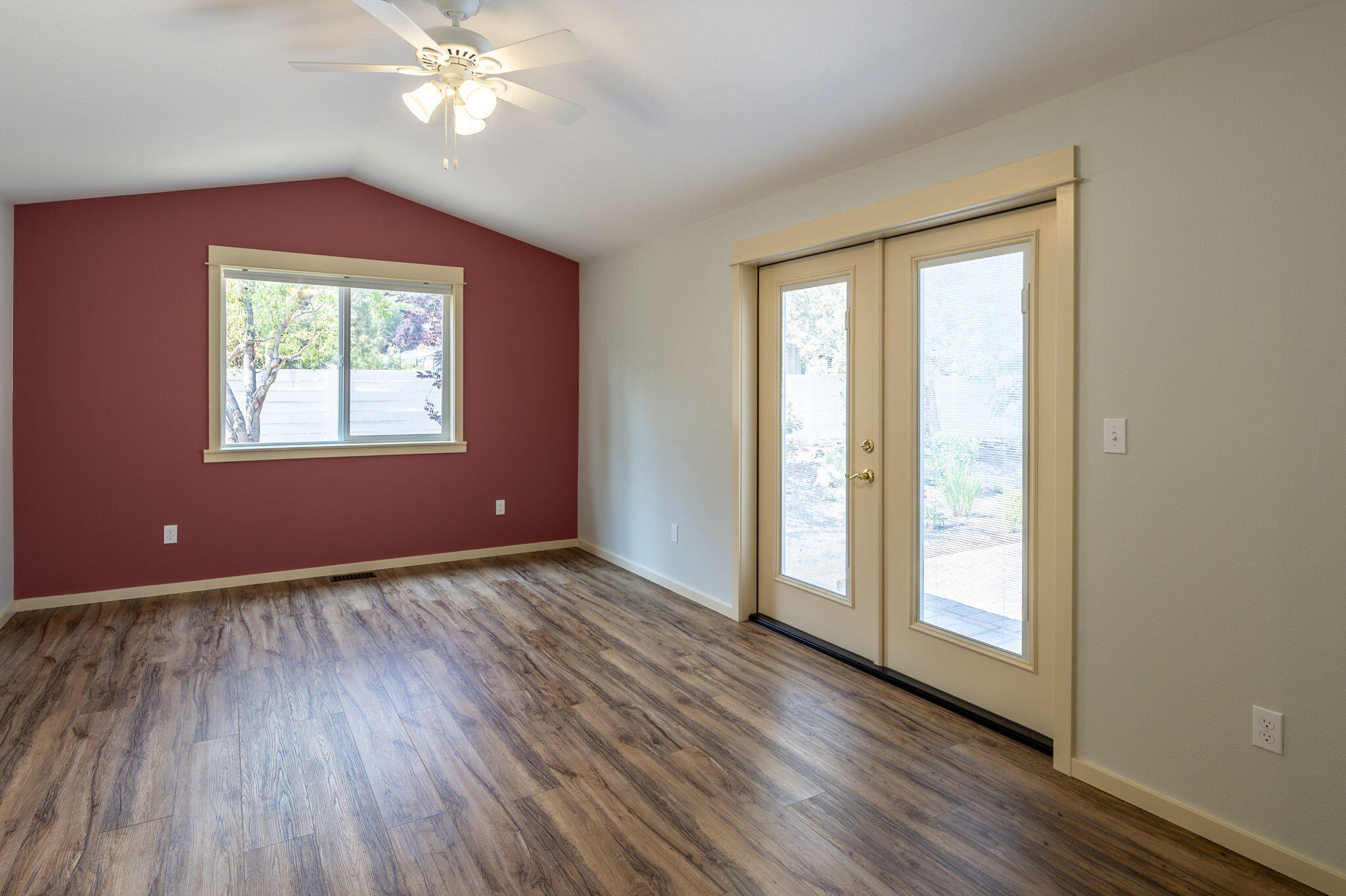 3673 Southwest 30th Street Redmond, OR 97756 - Photo 12 of 26 24-web-or-mls-3673 SW 30th St, Redmond-2
