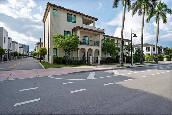 $1,275,000 | 8321 Central Park Boulevard, Doral, FL 33166