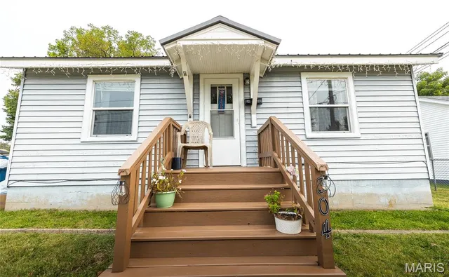 $99,000 | 304 West Hunt Street, Salem, MO 65560