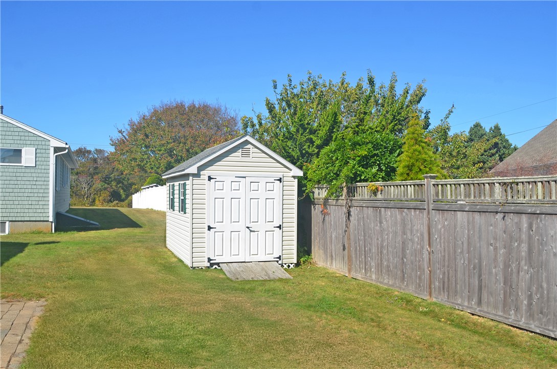 8 Pocono Road Narragansett, RI 02882 - Photo 17 of 19 Gallery Image 17