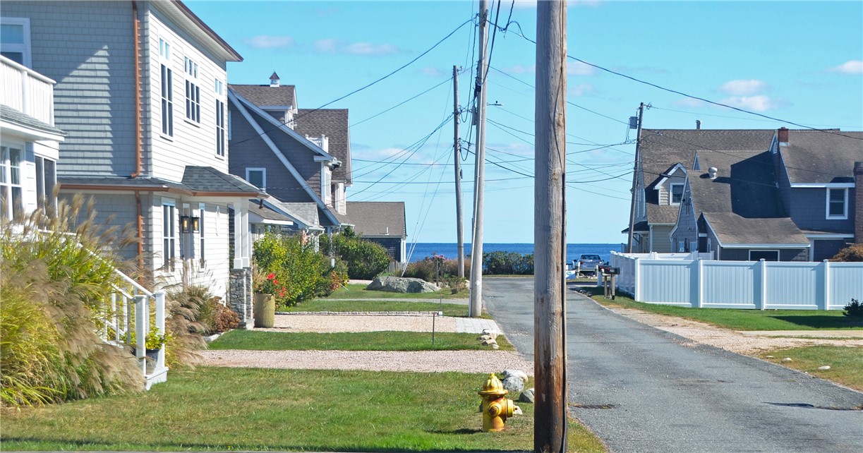 8 Pocono Road Narragansett, RI 02882 - Photo 4 of 19 Gallery Image 4