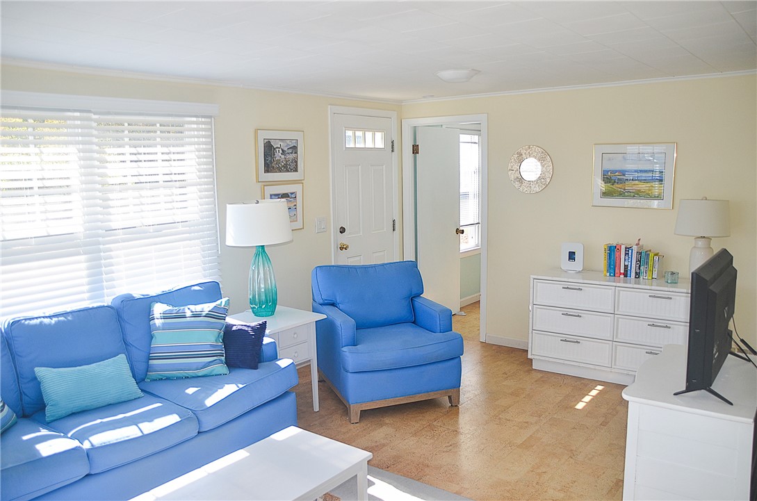 8 Pocono Road Narragansett, RI 02882 - Photo 7 of 19 Gallery Image 7