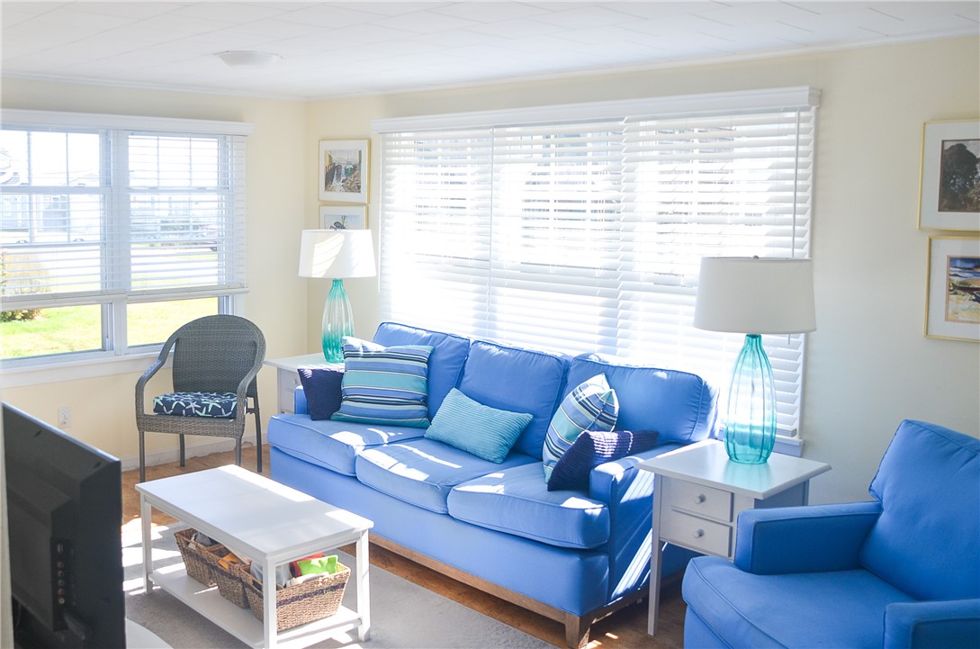 8 Pocono Road Narragansett, RI 02882 - Photo 8 of 19 Gallery Image 8