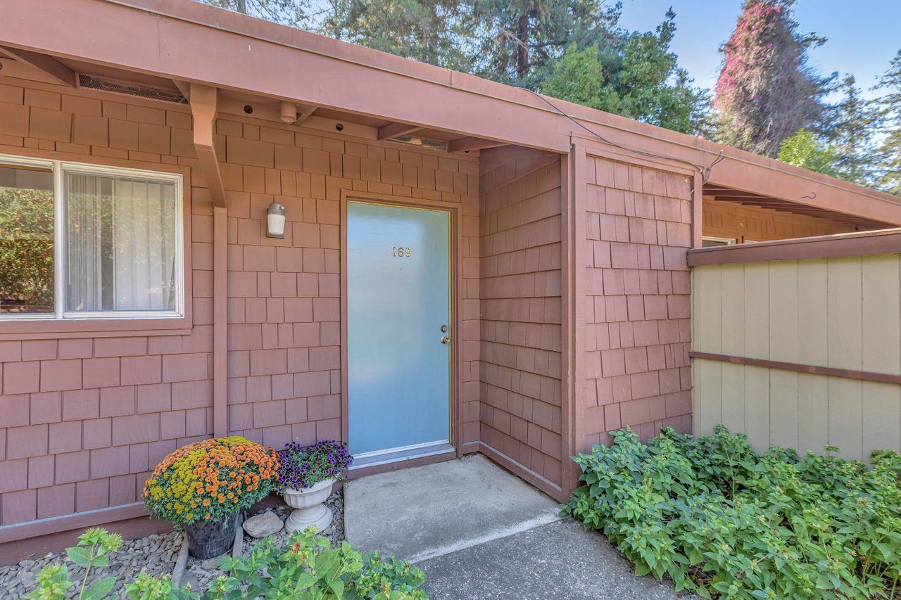 500 West Middlefield Road, Unit 169 Mountain View, CA 94043 - Photo 3 of 37 Gallery Image 3