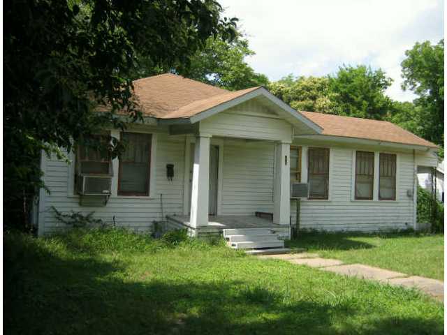 907 Maple Street Lockhart, TX 78644 - Photo 1 of 1 Exterior Front