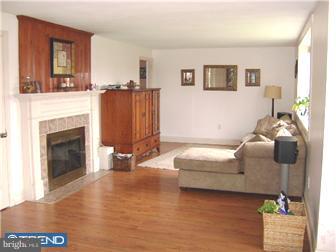1023 Cardinal Road Audubon, PA 19403 - Photo 4 of 12 Gallery Image 4