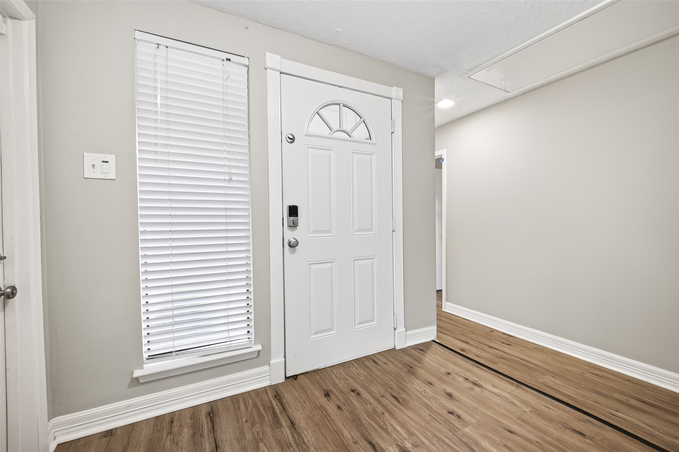 6122 Sanford Road Houston, TX 77096 - Photo 3 of 49