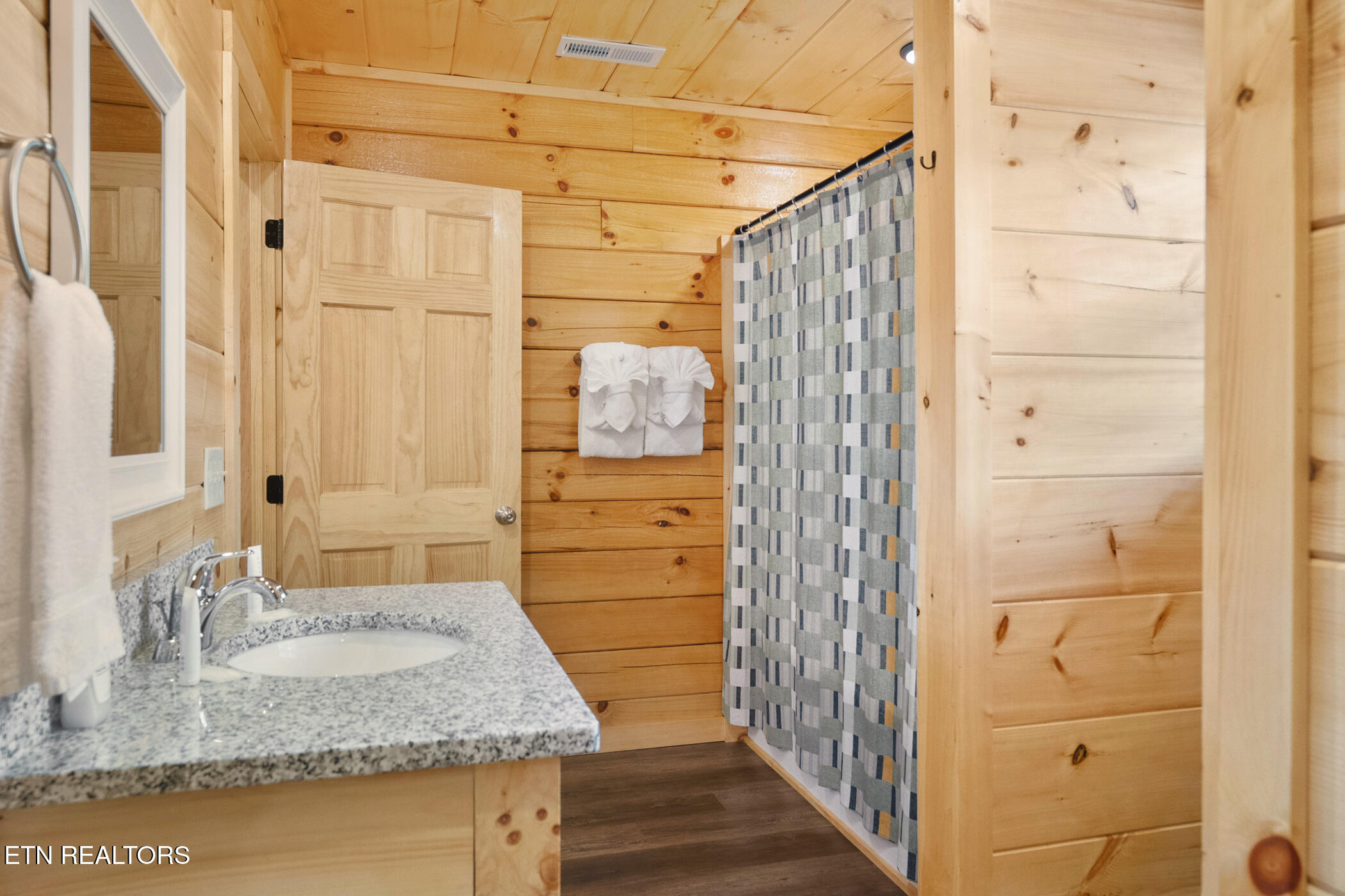 804 String Run Way Pigeon Forge, TN 37863 - Photo 17 of 33 dsc03127