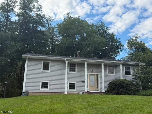 $899,000 | 74 Fairway Drive, East Hanover, NJ 07936