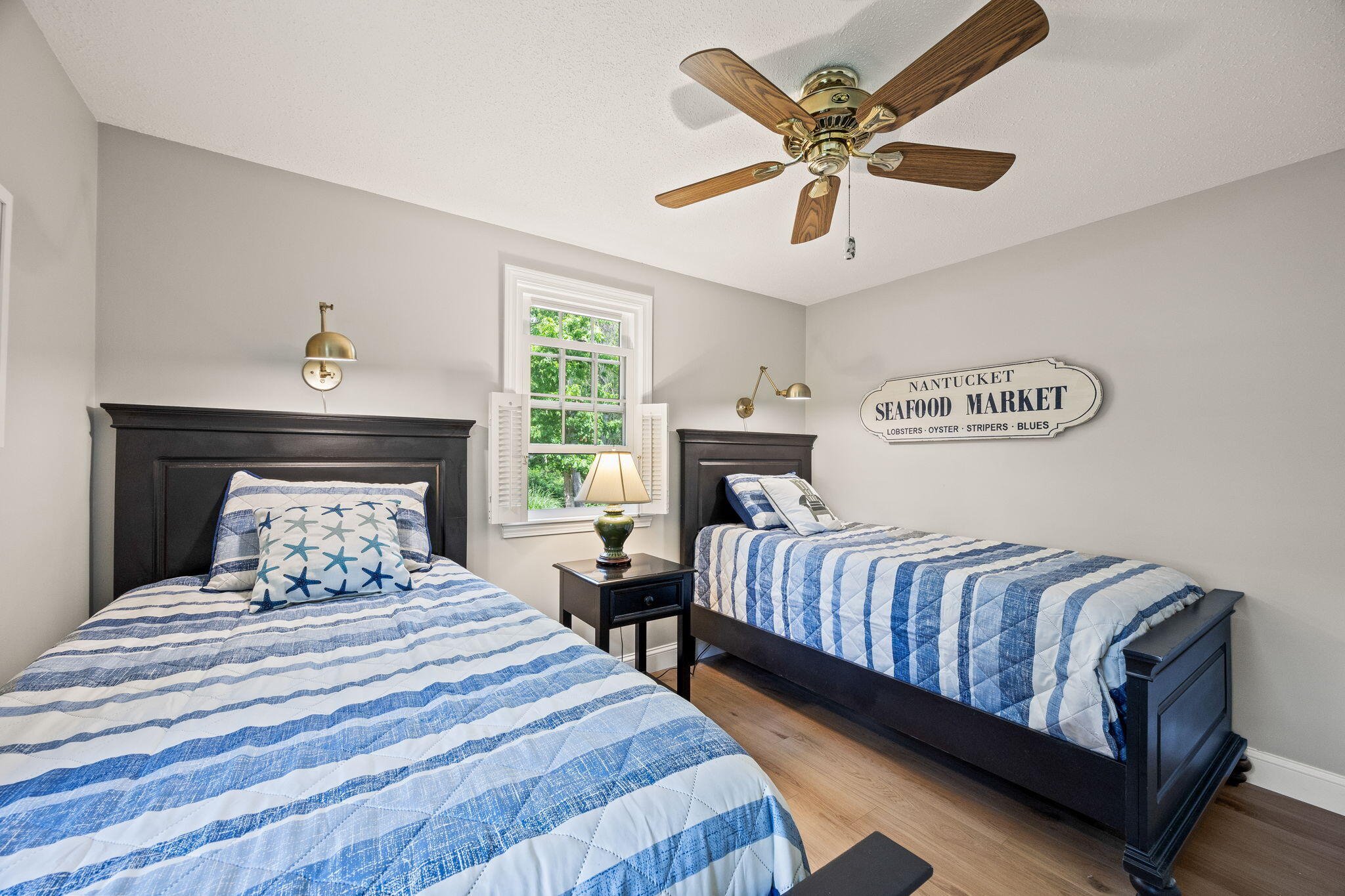 111 Richardson Road Centerville, MA 02632 - Photo 16 of 48 a bedroom with bed and window