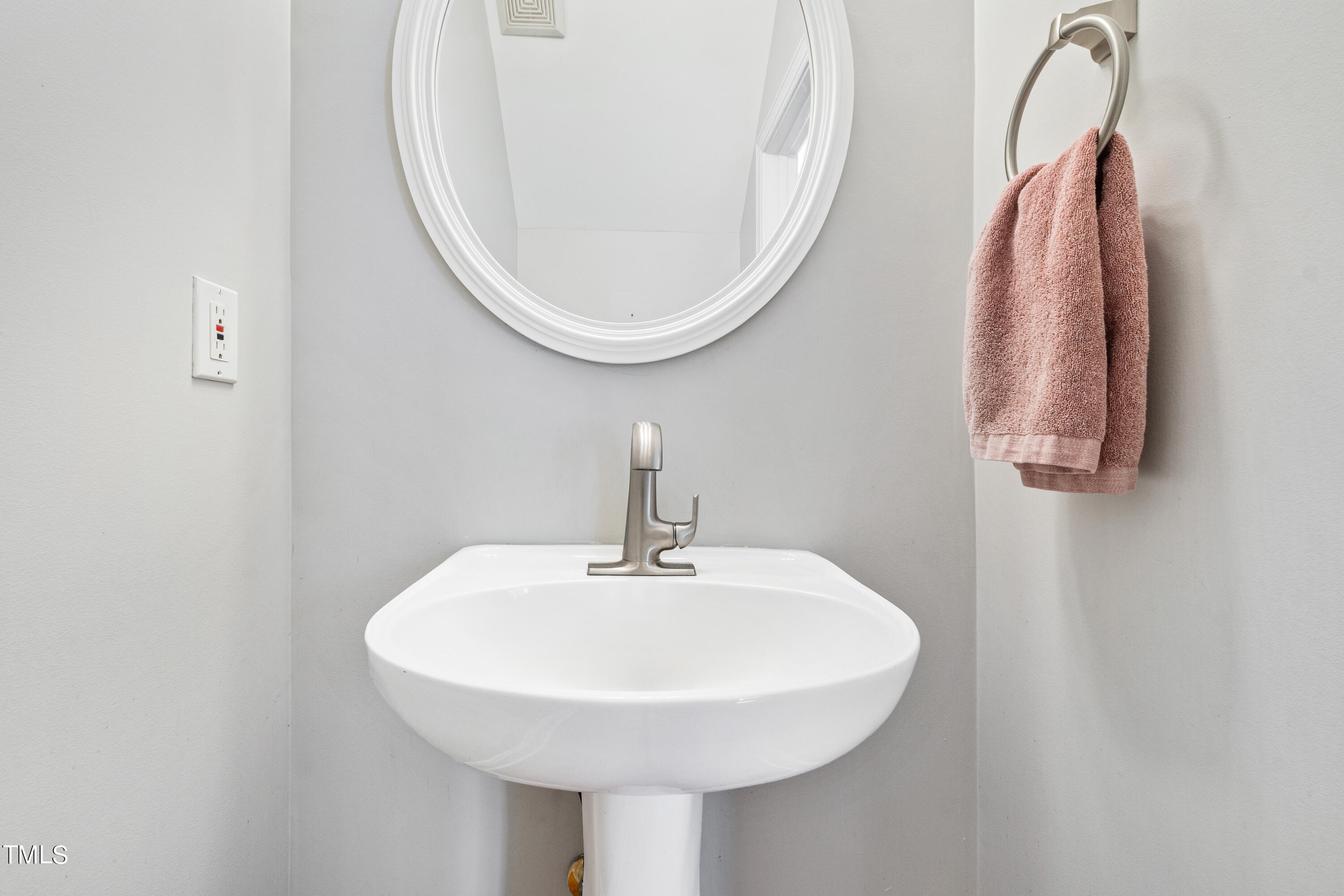 1901 Wheelerbrook Court Raleigh, NC 27603 - Photo 27 of 40 BAthroom