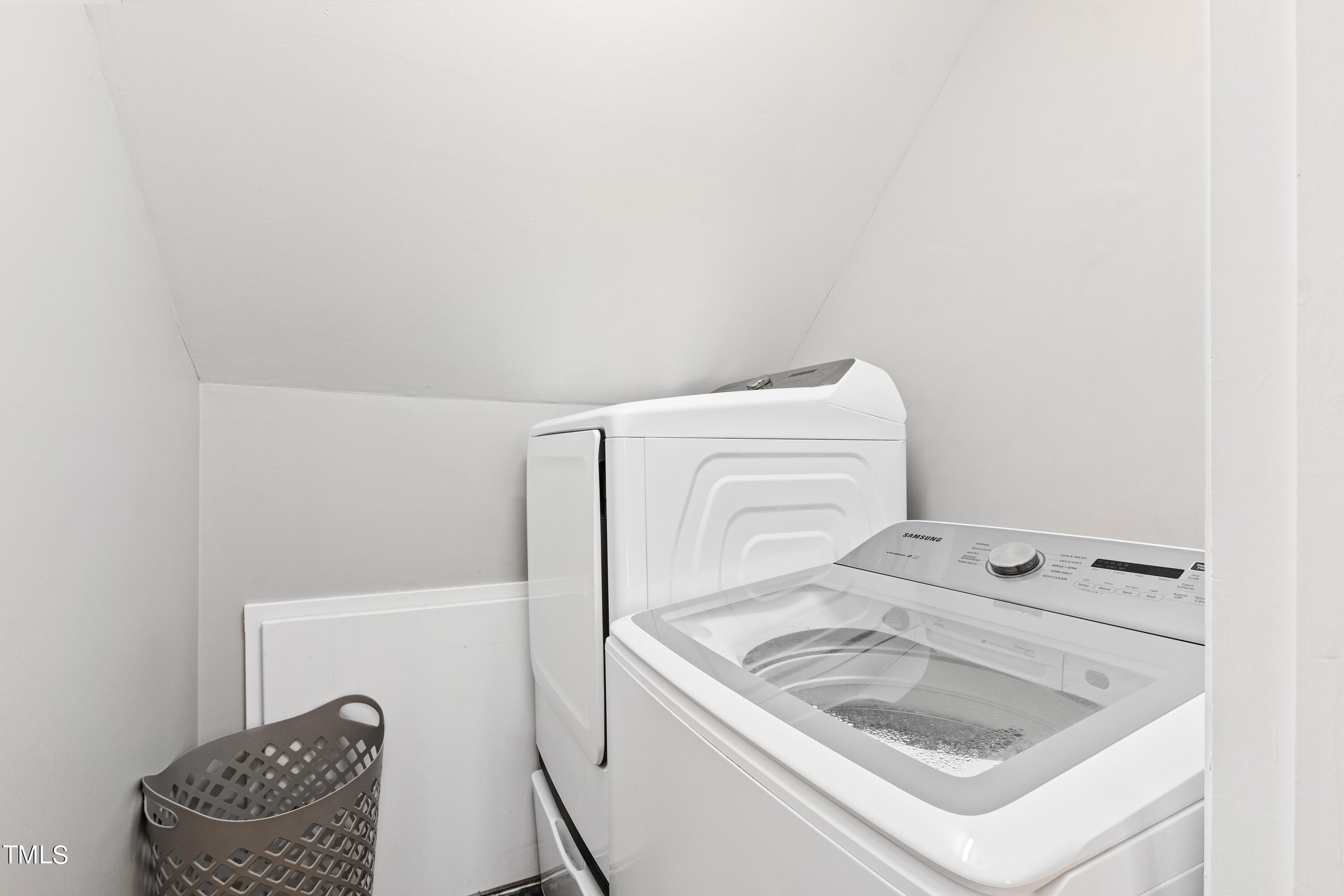 1901 Wheelerbrook Court Raleigh, NC 27603 - Photo 31 of 40 LAundry