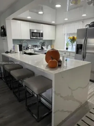 $1,000 | 301 Southeast 3rd Street, Unit 307, Dania Beach, FL 33004