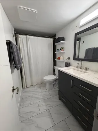 $1,000 | 301 Southeast 3rd Street, Unit 307, Dania Beach, FL 33004