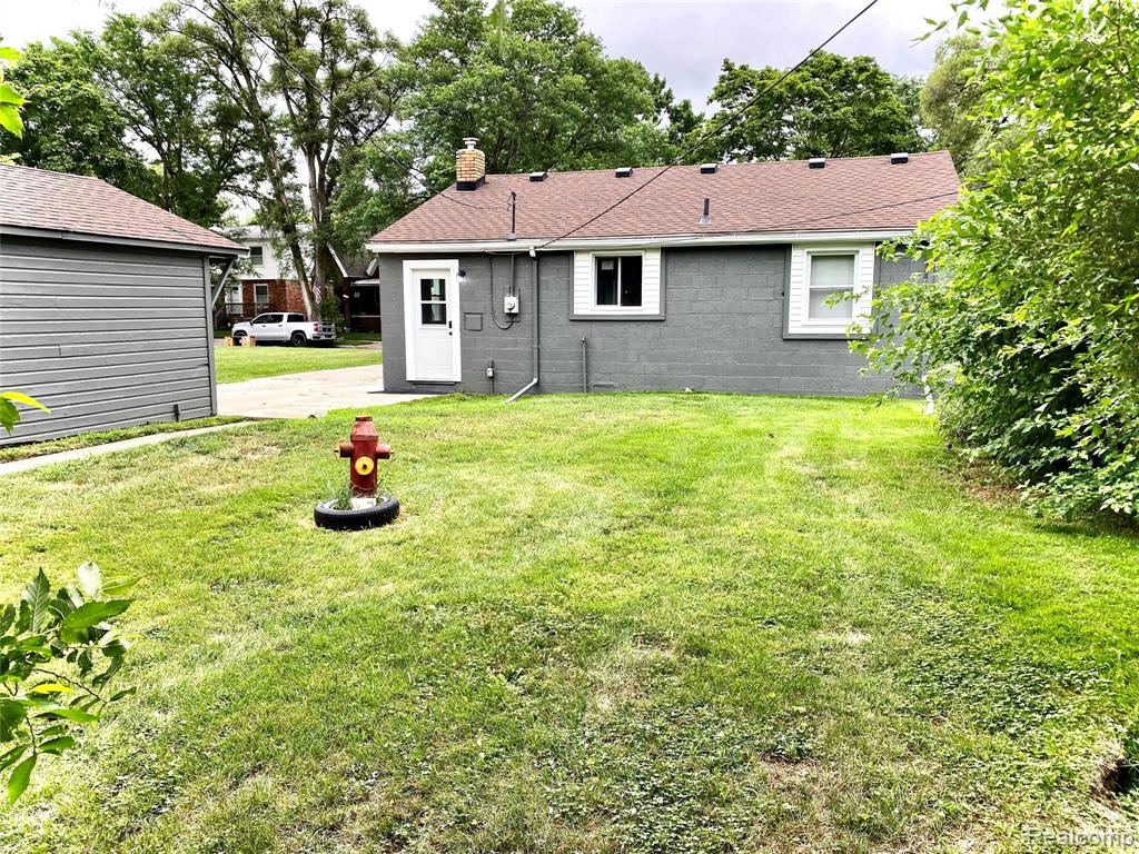 8073 Helen Street Center Line, MI 48015 - Photo 26 of 28