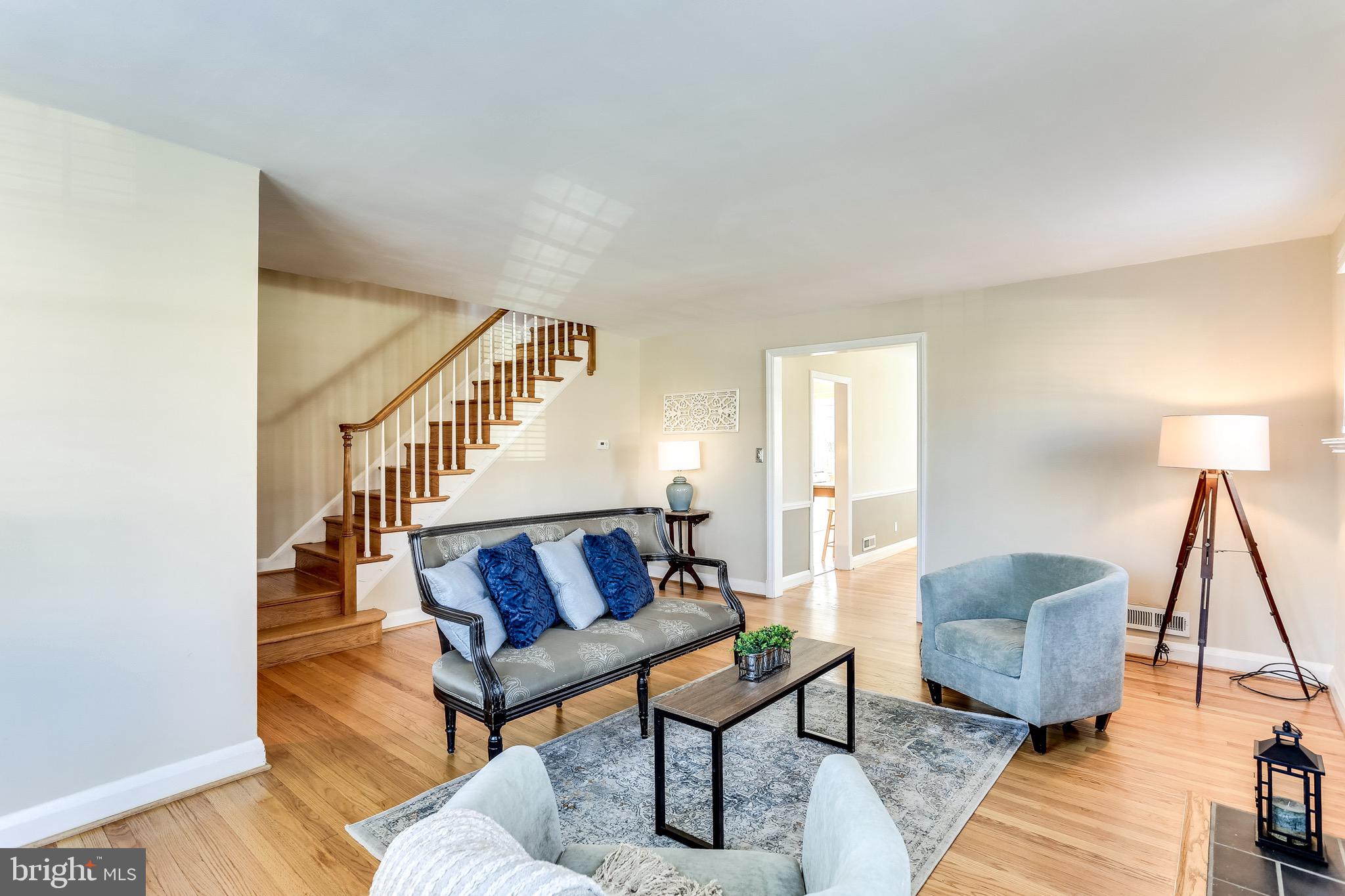 342 Lambeth Road Catonsville, MD 21228 - Photo 3 of 33