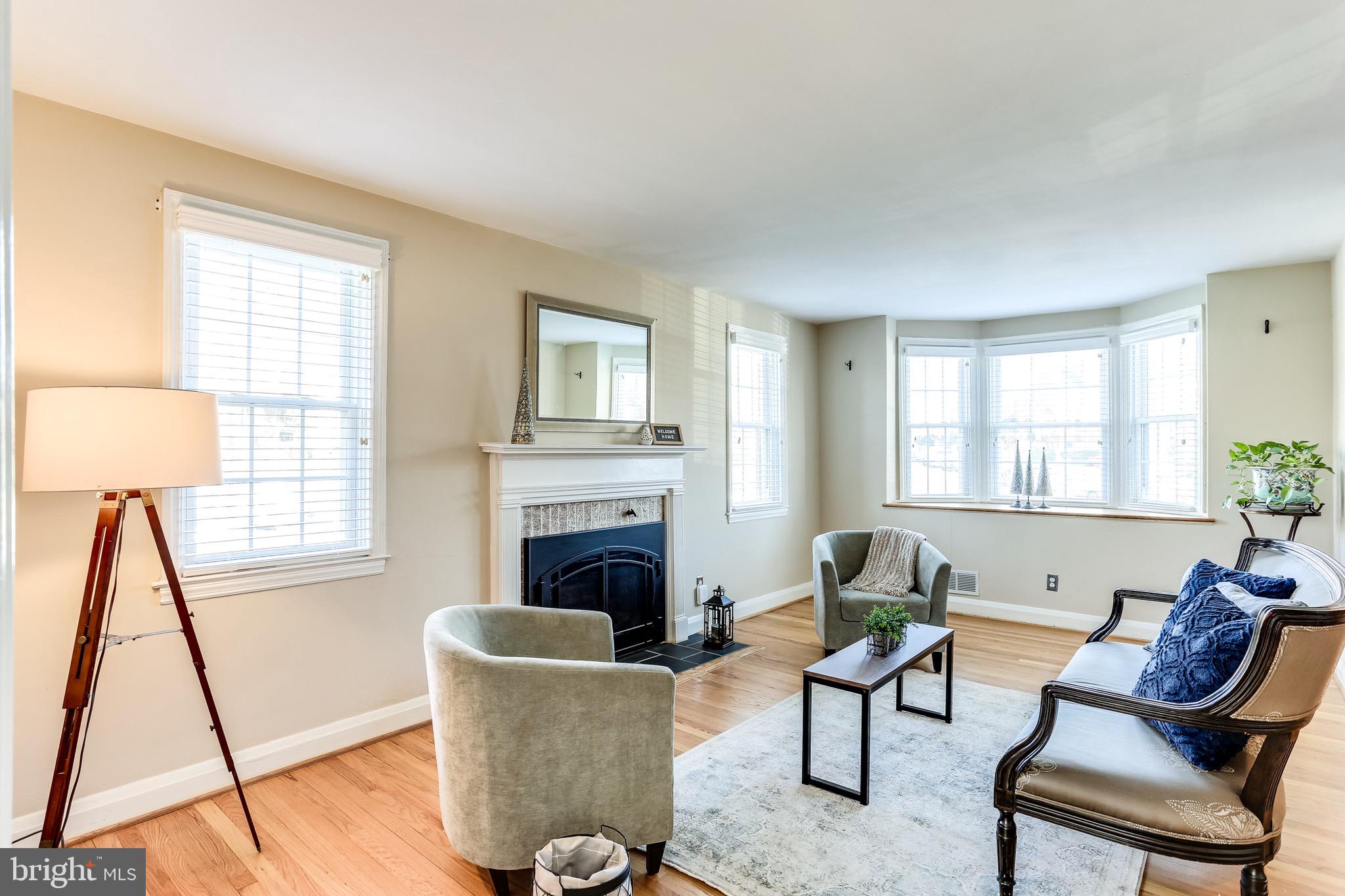 342 Lambeth Road Catonsville, MD 21228 - Photo 4 of 33