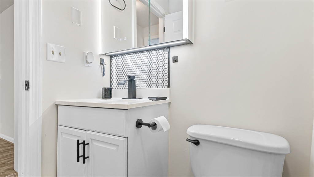 60 Chapin Street, Unit D Holyoke, MA 01040 - Photo 8 of 12